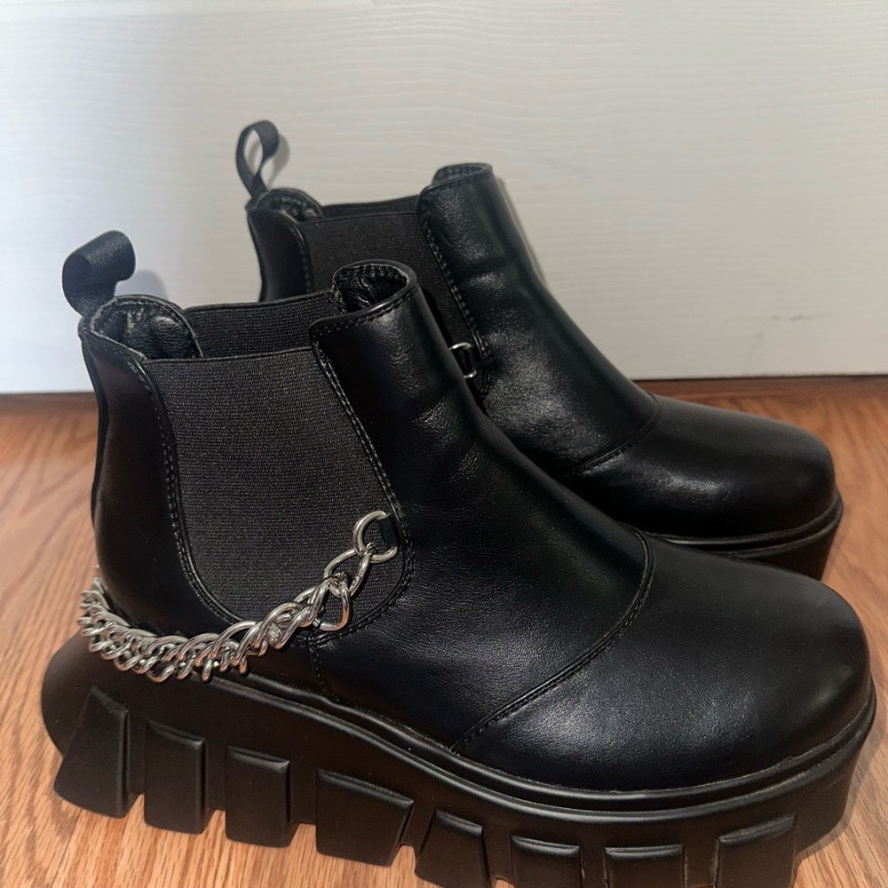 Dolls Kill Lamoda Black Platform Ankle Boots with Silver Chain
